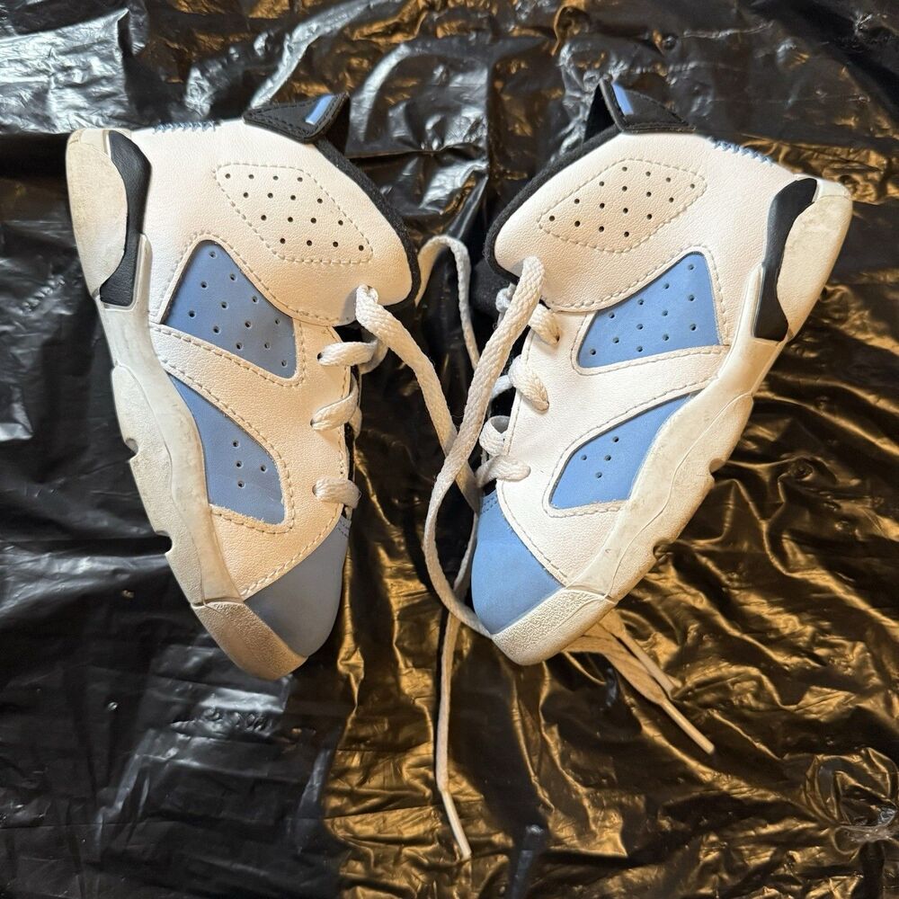 Jordan 6 University blue  Kids Sneakers 7C